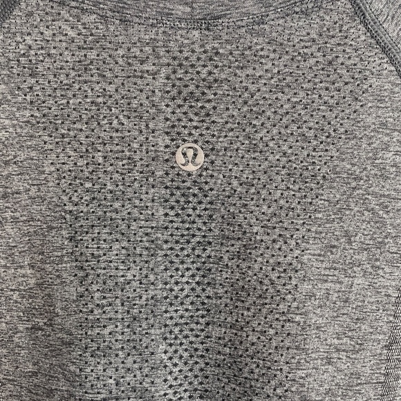 Swiftly Tech Long-Sleeve Shirt 2.0 Hip Length (12) - Picture 2 of 6